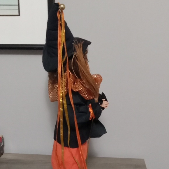 Brinn's Halloween Decorative Doll Excellent - Picture 8 of 8